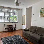 Apartamento Espacoso Na Praia De Copacabana